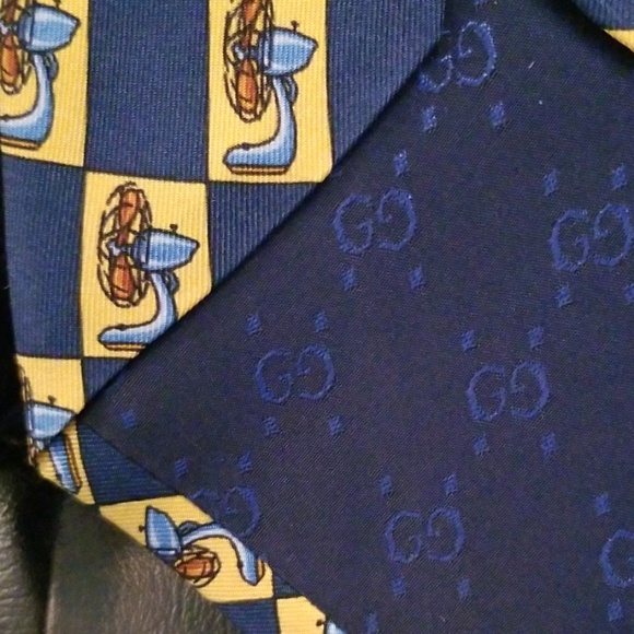 Gucci 100% Silk Tie Fan Pattern - RARE - Picture 4 of 5